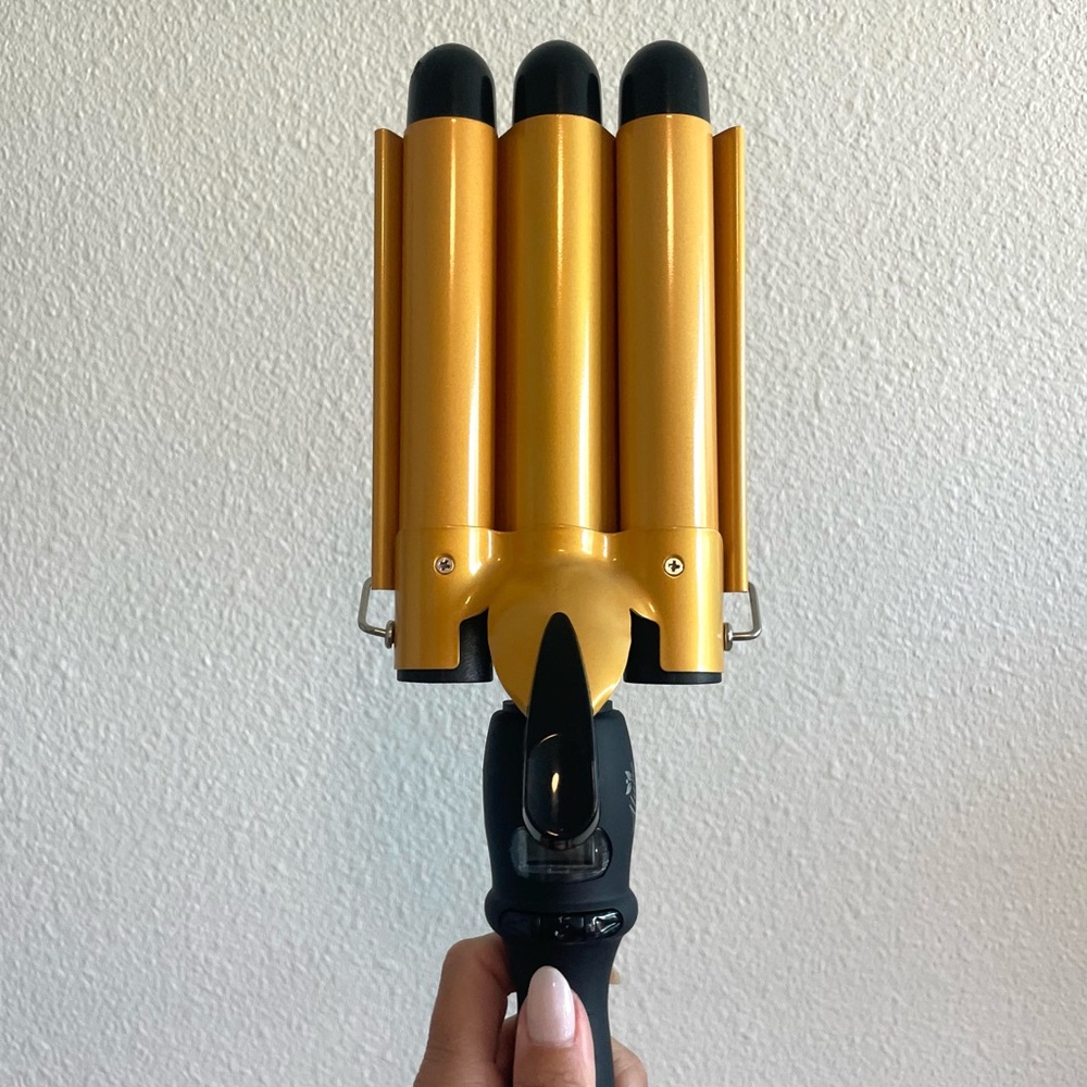 Allure Gold Triple Barrel Hair Curler – Beach Waves Styling Tool